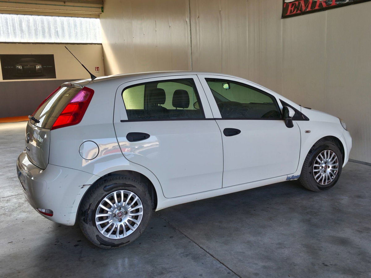 Fiat Punto 1.4 8V GPL 5 porte Van Pop 4 posti (12)