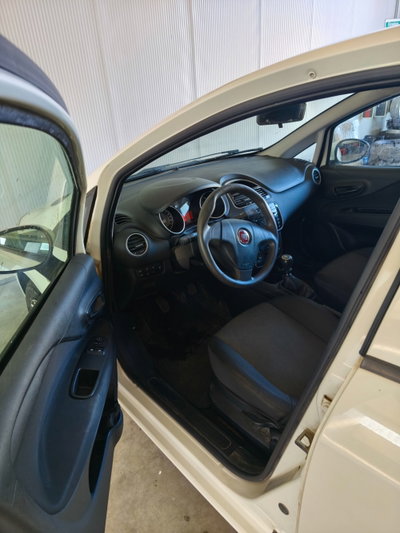 Fiat Punto 1.4 8V GPL 5 porte Van Pop 4 posti (14)