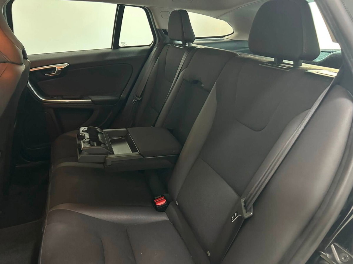 Volvo V60 D3 Geartronic Momentum (12)