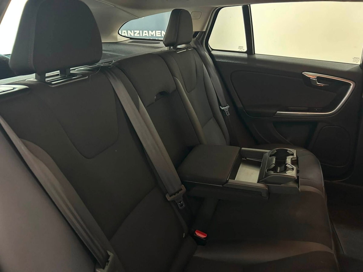 Volvo V60 D3 Geartronic Momentum (13)