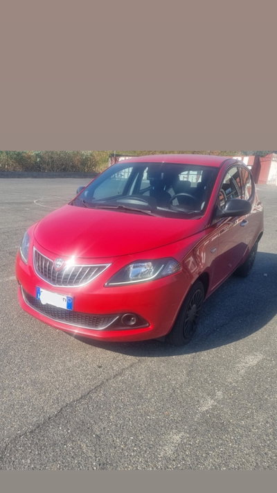Lancia Ypsilon 1.0 FireFly 5 porte S&S Hybrid Ecochic A. Ferretti usata