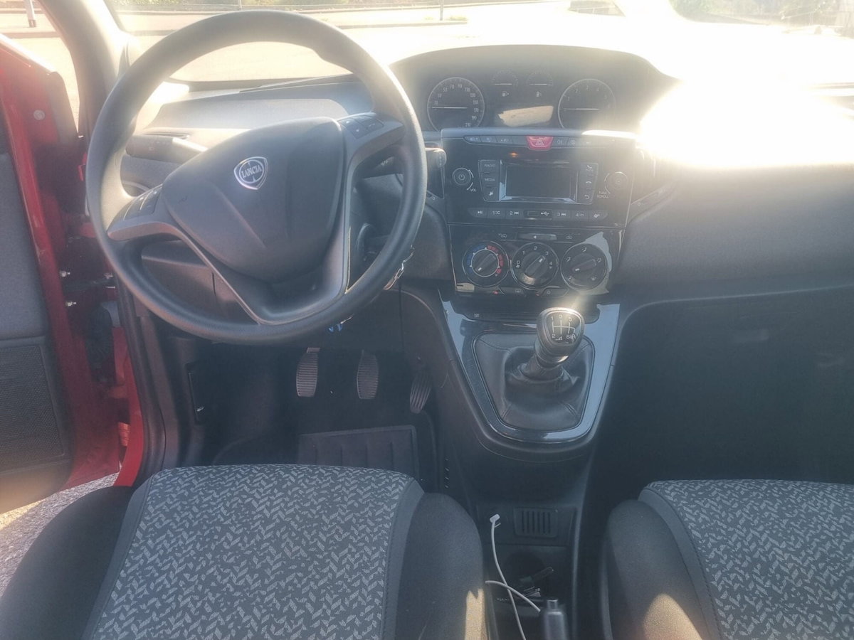 Lancia Ypsilon 1.0 FireFly 5 porte S&S Hybrid Ecochic A. Ferretti (5)