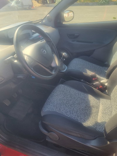 Lancia Ypsilon 1.0 FireFly 5 porte S&S Hybrid Ecochic A. Ferretti (6)