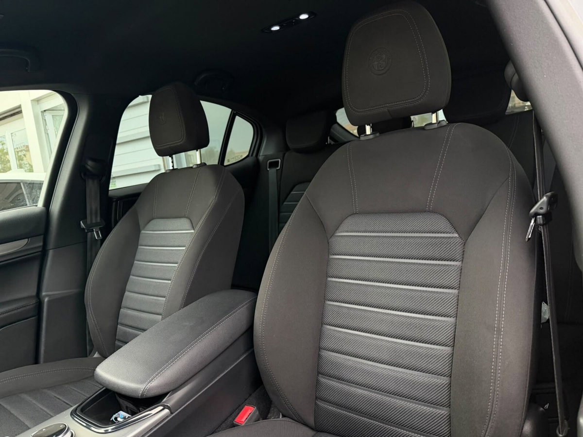 Alfa Romeo Stelvio Stelvio 2.2 Turbodiesel 210 CV AT8 Q4 GT Junior (9)