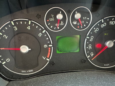 Ford Fiesta 1.2 16V 5p. Ghia (17)