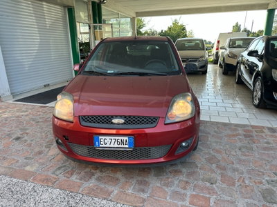 Ford Fiesta 1.2 16V 5p. Ghia (2)