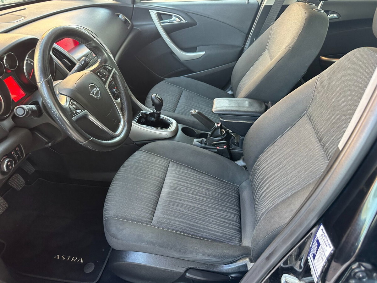 Opel Astra 1.7 CDTI 110CV 5 porte Cosmo (14)