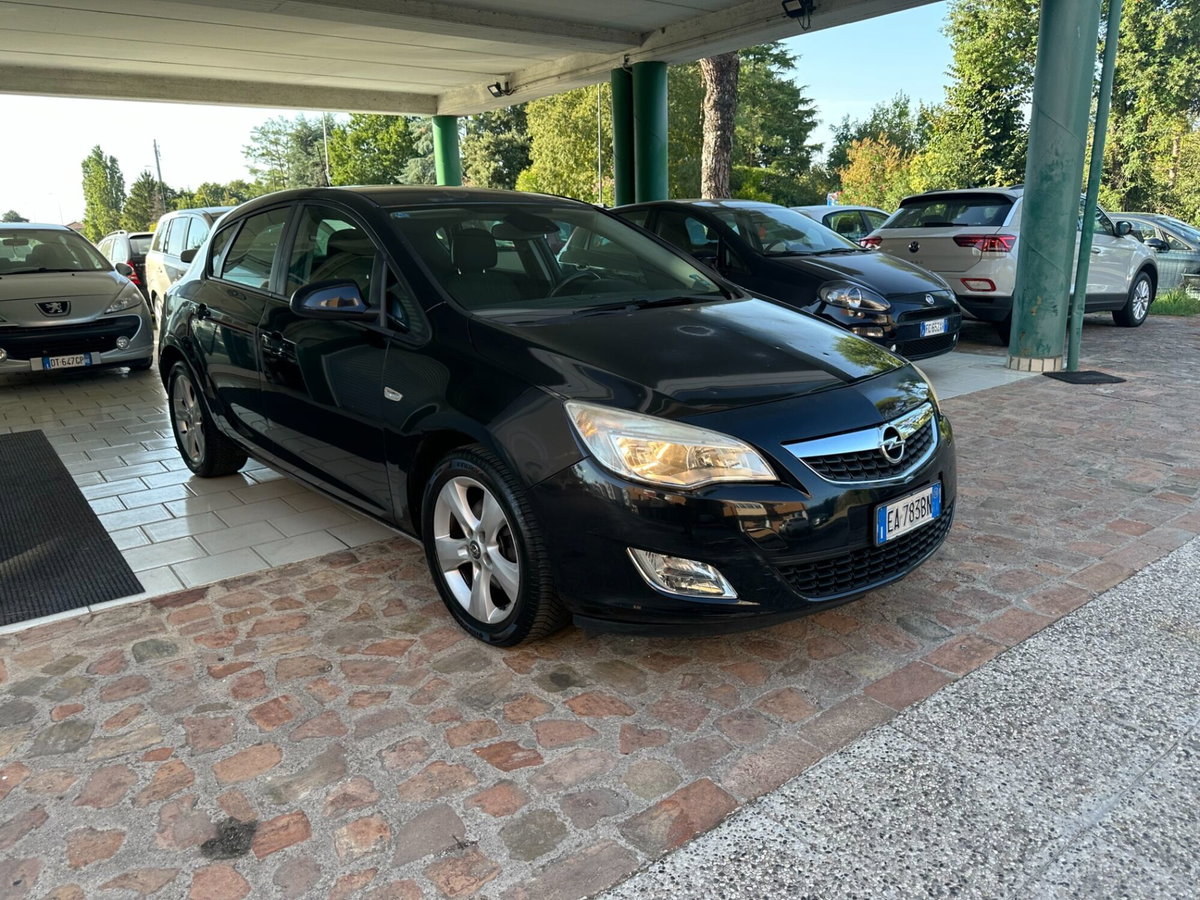 Opel Astra 1.7 CDTI 110CV 5 porte Cosmo (3)