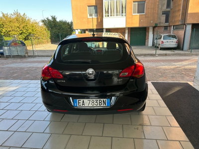 Opel Astra 1.7 CDTI 110CV 5 porte Cosmo (8)