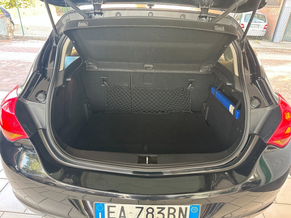 Opel Astra 1.7 CDTI 110CV 5 porte Cosmo (9)
