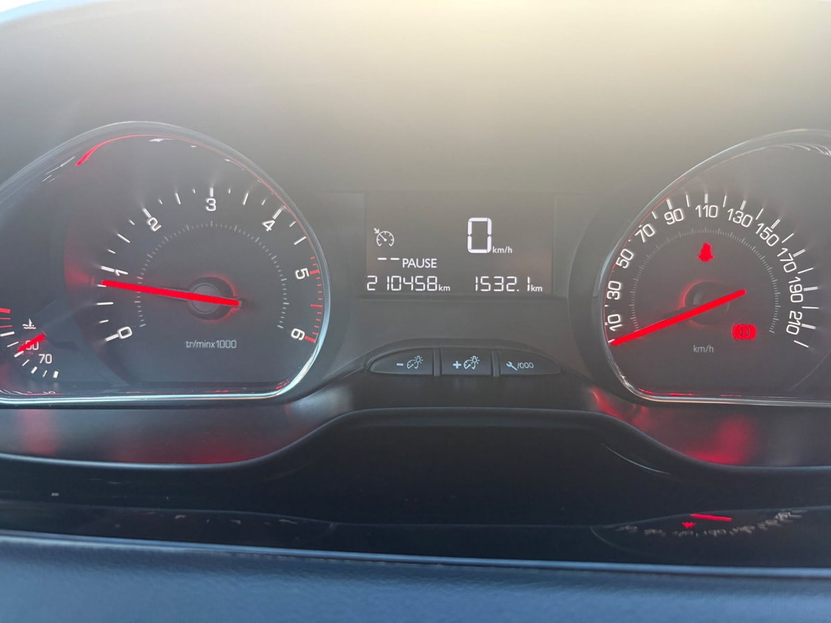 Peugeot 208 HDi 68 CV 5 porte Access (12)