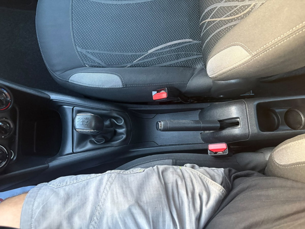 Peugeot 208 HDi 68 CV 5 porte Access (14)