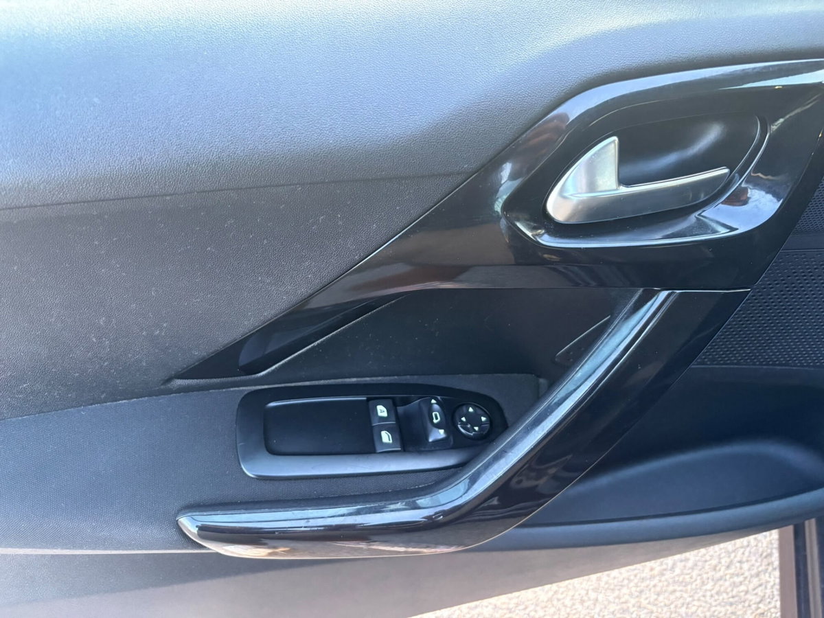 Peugeot 208 HDi 68 CV 5 porte Access (9)