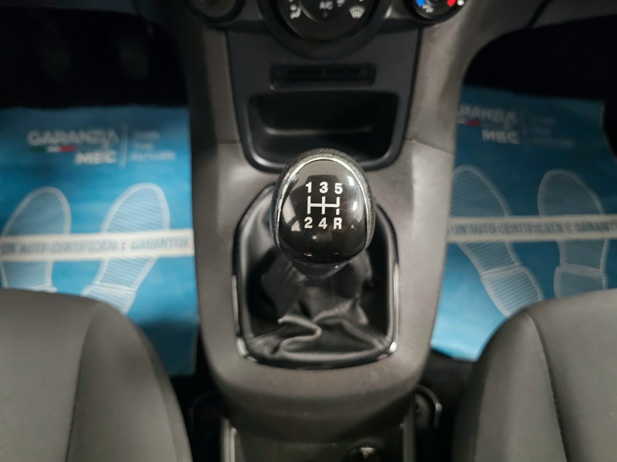 Ford Fiesta 1.5 TDCi 75CV 5 porte (15)