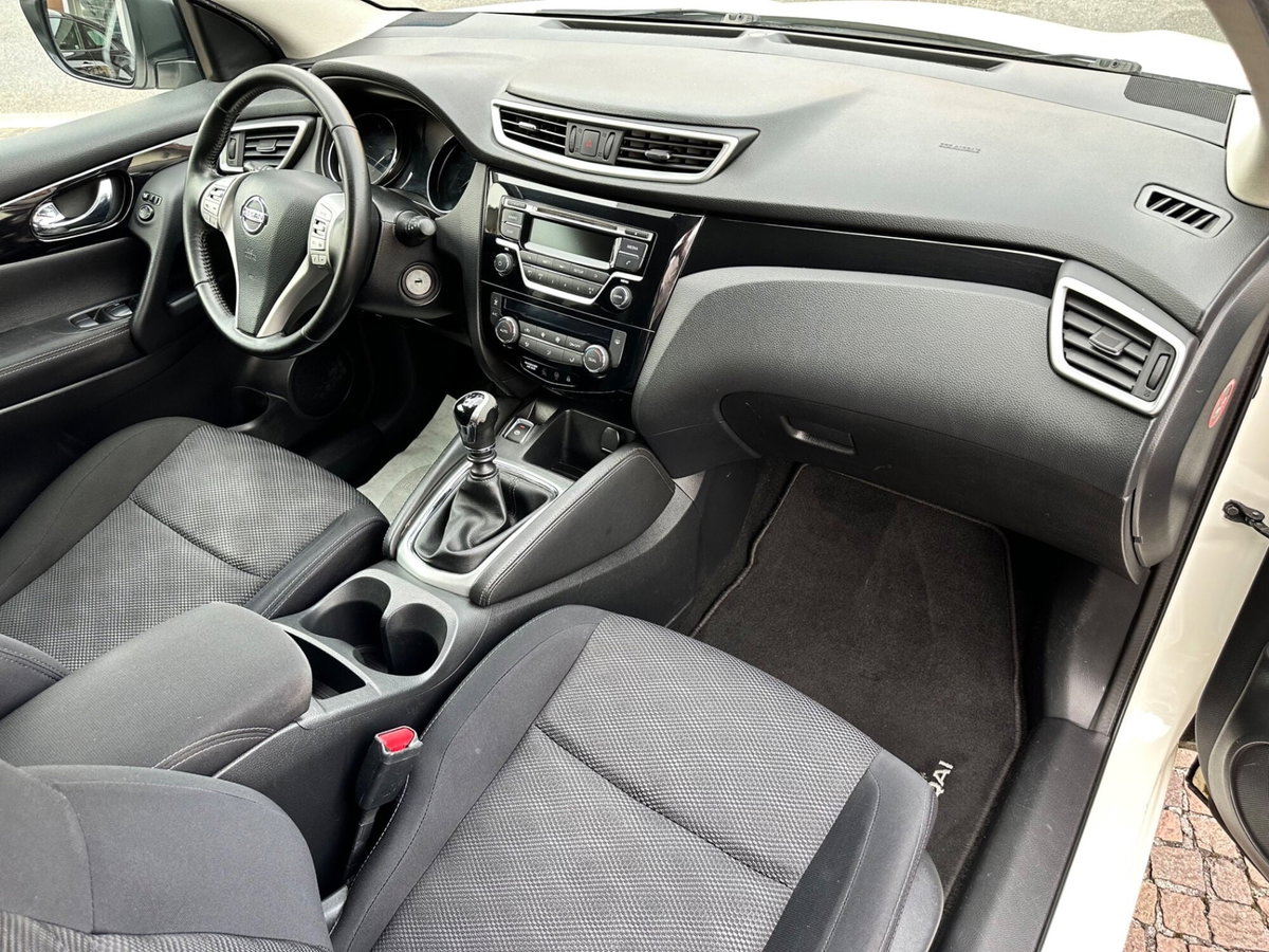 Nissan Qashqai 1.5 dCi Tekna (9)