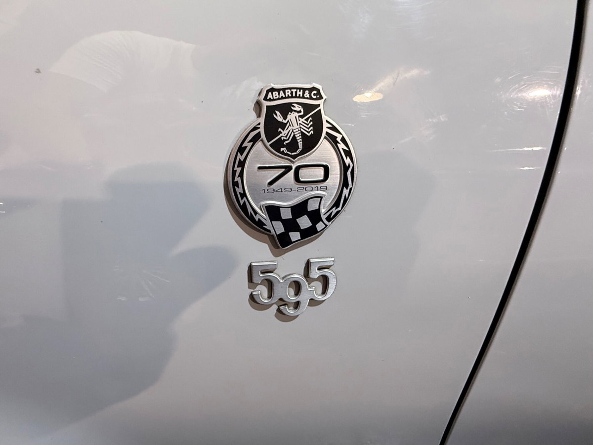 Abarth 595 595 1.4 Turbo T-Jet 165 CV Turismo (9)