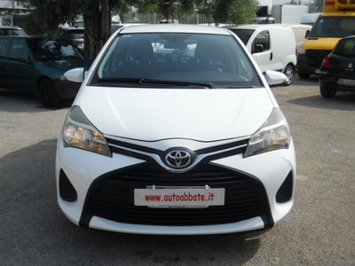 Toyota Yaris 1.0 5 porte Cool (2)