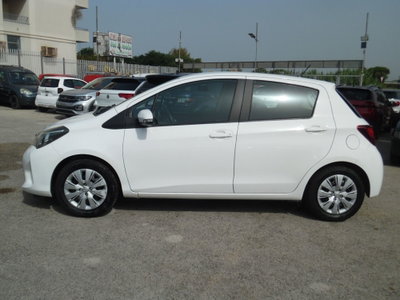 Toyota Yaris 1.0 5 porte Cool (4)