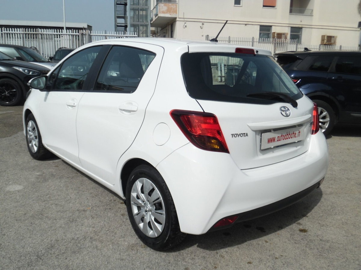 Toyota Yaris 1.0 5 porte Cool (5)