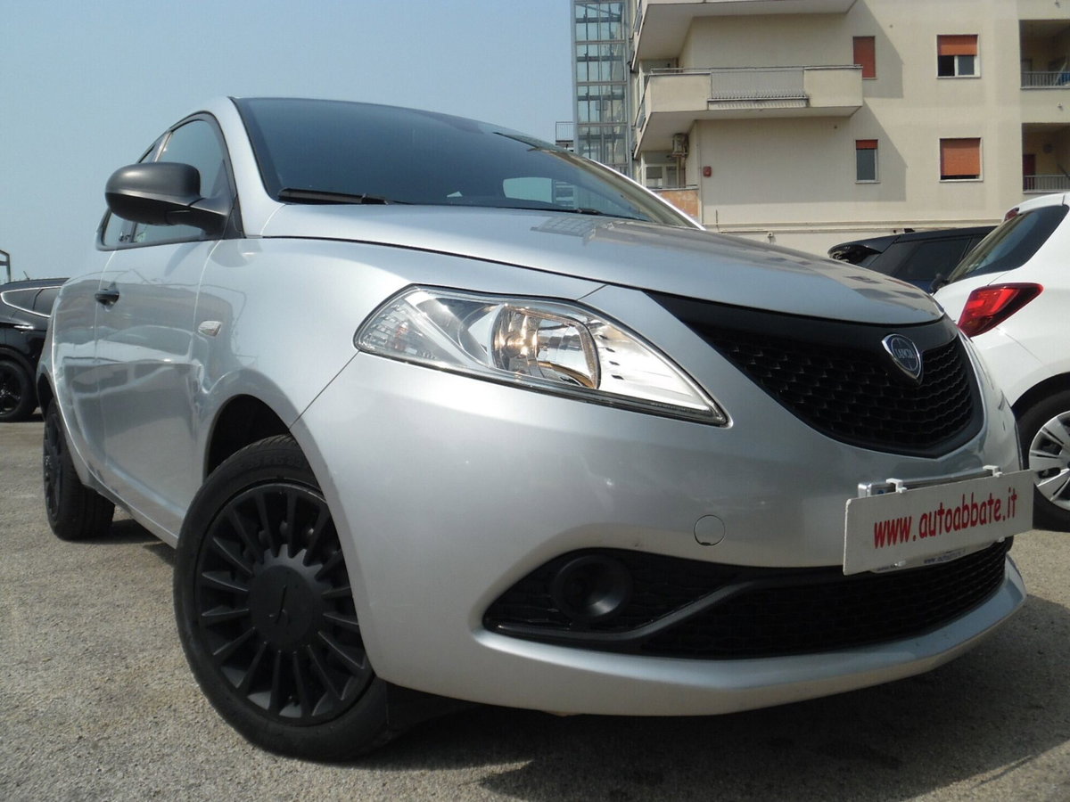 Lancia Ypsilon 1.2 69 CV 5 porte Elefantino (9)