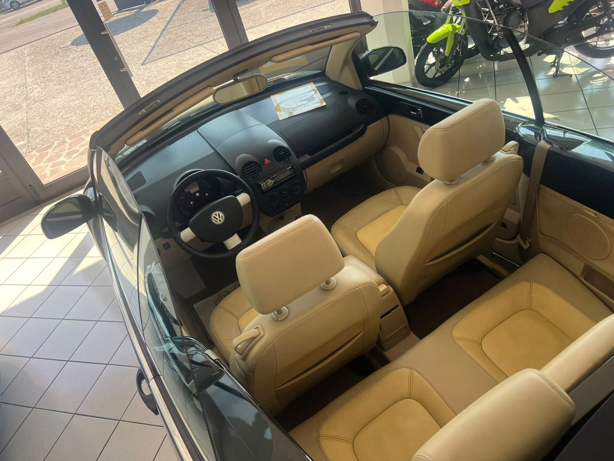 Volkswagen New Beetle Cabrio 1.6 Cabrio (9)