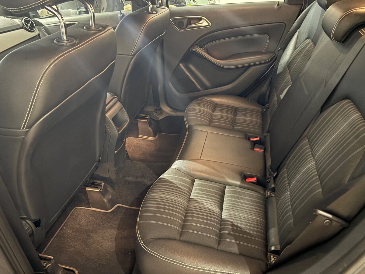Mercedes-Benz Classe B 180 CDI Premium (18)