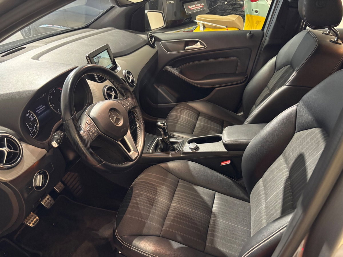 Mercedes-Benz Classe B 180 CDI Premium (20)