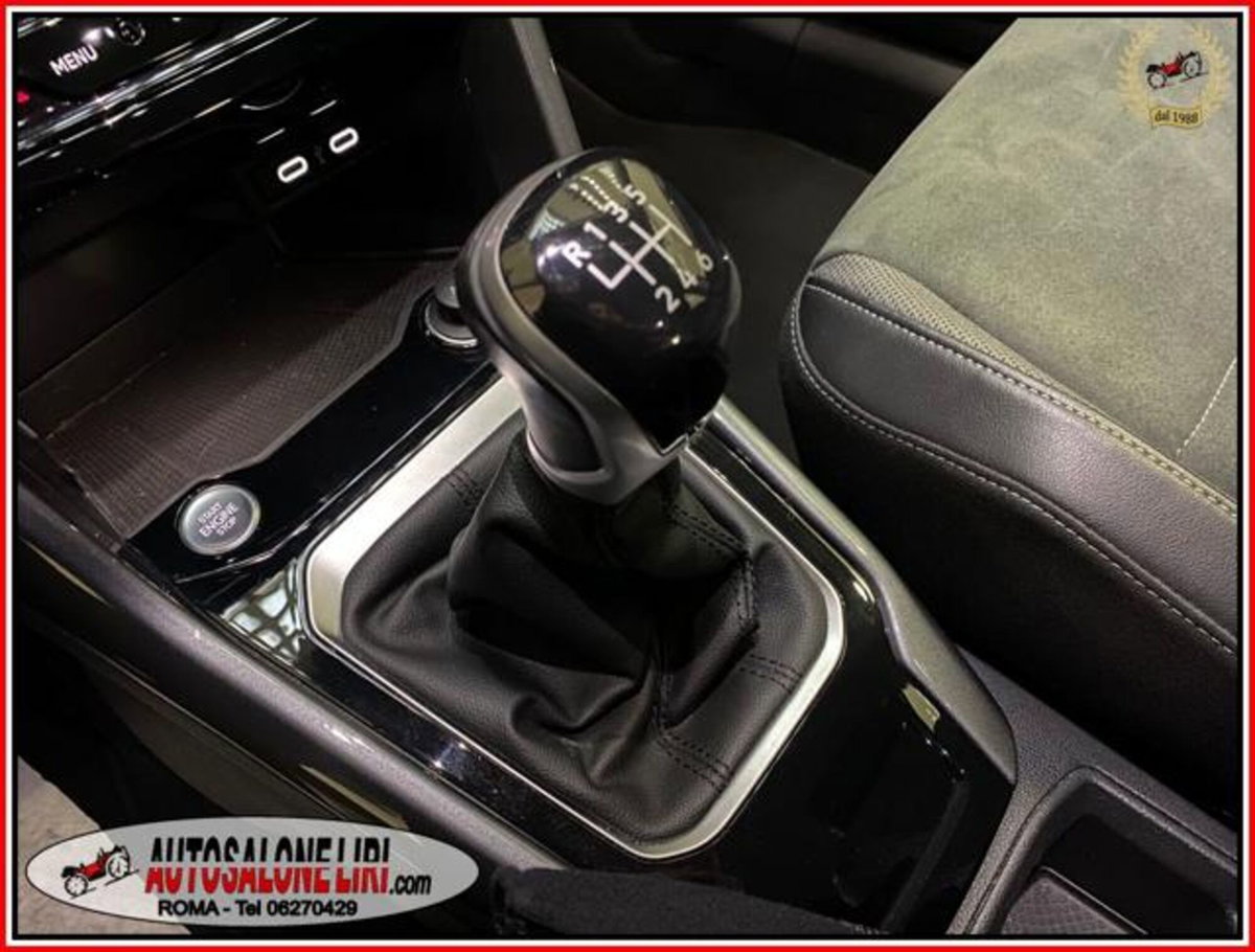 Volkswagen T-Roc 1.5 tsi Style (8)