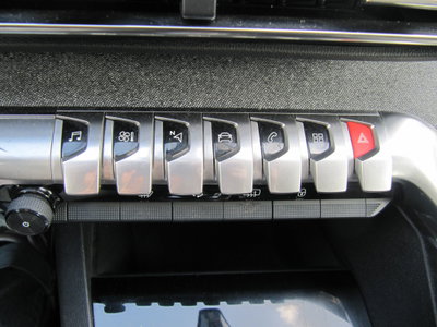 Peugeot 5008 BlueHDi 130 S&S EAT8 Allure (11)