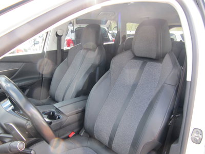 Peugeot 5008 BlueHDi 130 S&S EAT8 Allure (13)