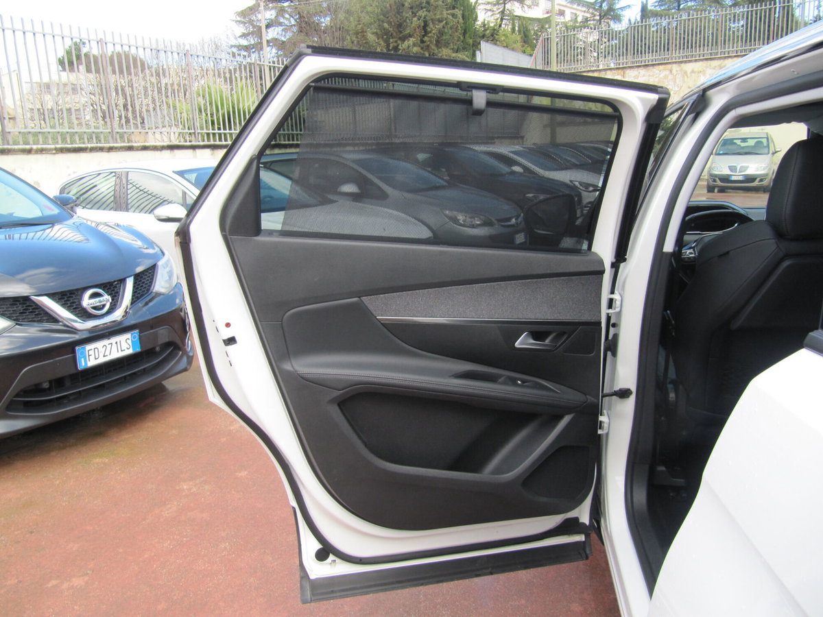 Peugeot 5008 BlueHDi 130 S&S EAT8 Allure (16)