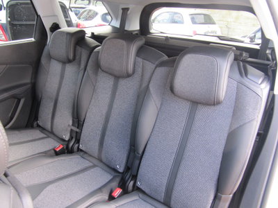 Peugeot 5008 BlueHDi 130 S&S EAT8 Allure (19)