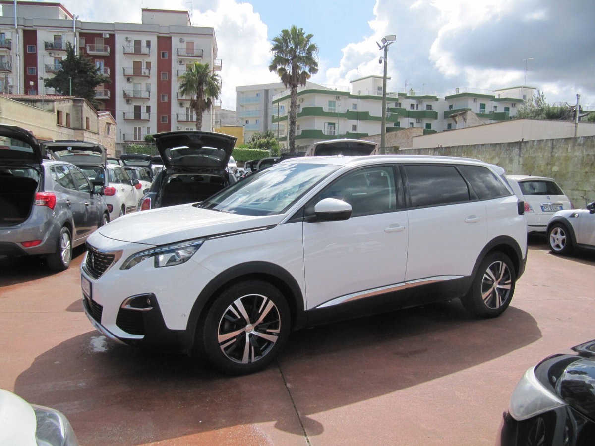 Peugeot 5008 BlueHDi 130 S&S EAT8 Allure (2)