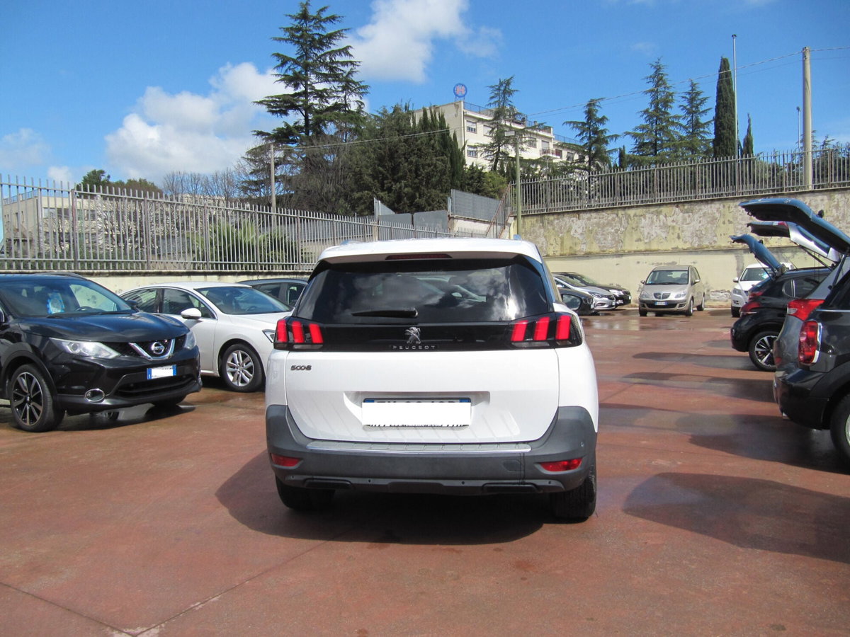 Peugeot 5008 BlueHDi 130 S&S EAT8 Allure (4)