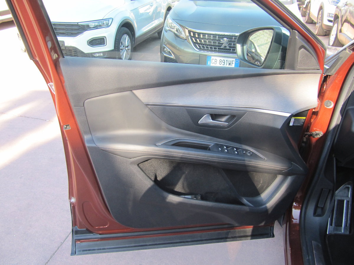 Peugeot 3008 BlueHDi 180 S&S EAT6 GT (12)