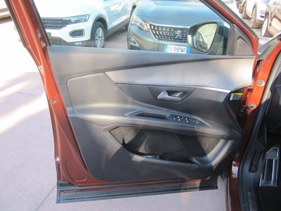 Peugeot 3008 BlueHDi 180 S&S EAT6 GT (12)