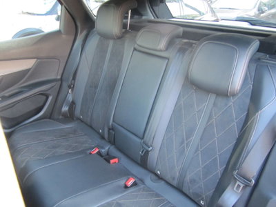 Peugeot 3008 BlueHDi 180 S&S EAT6 GT (19)