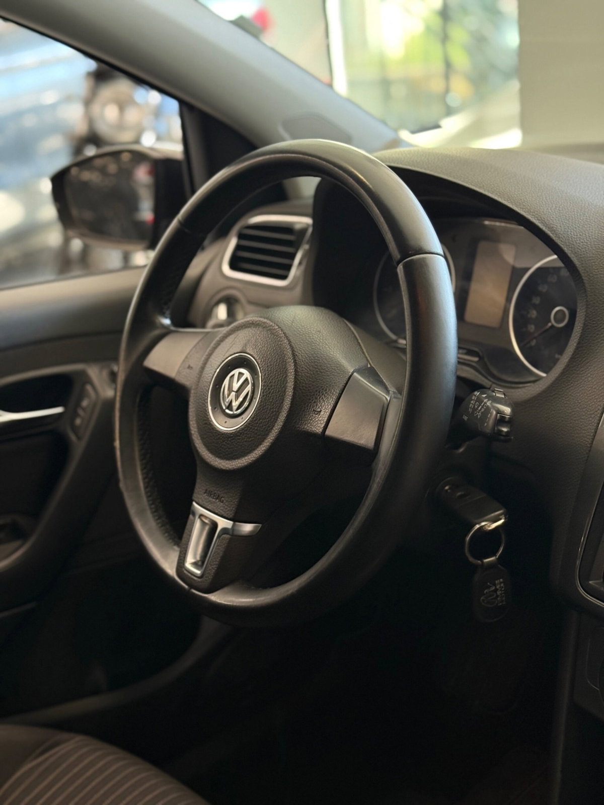 Volkswagen Polo 1.2 TSI 5 porte Highline (13)