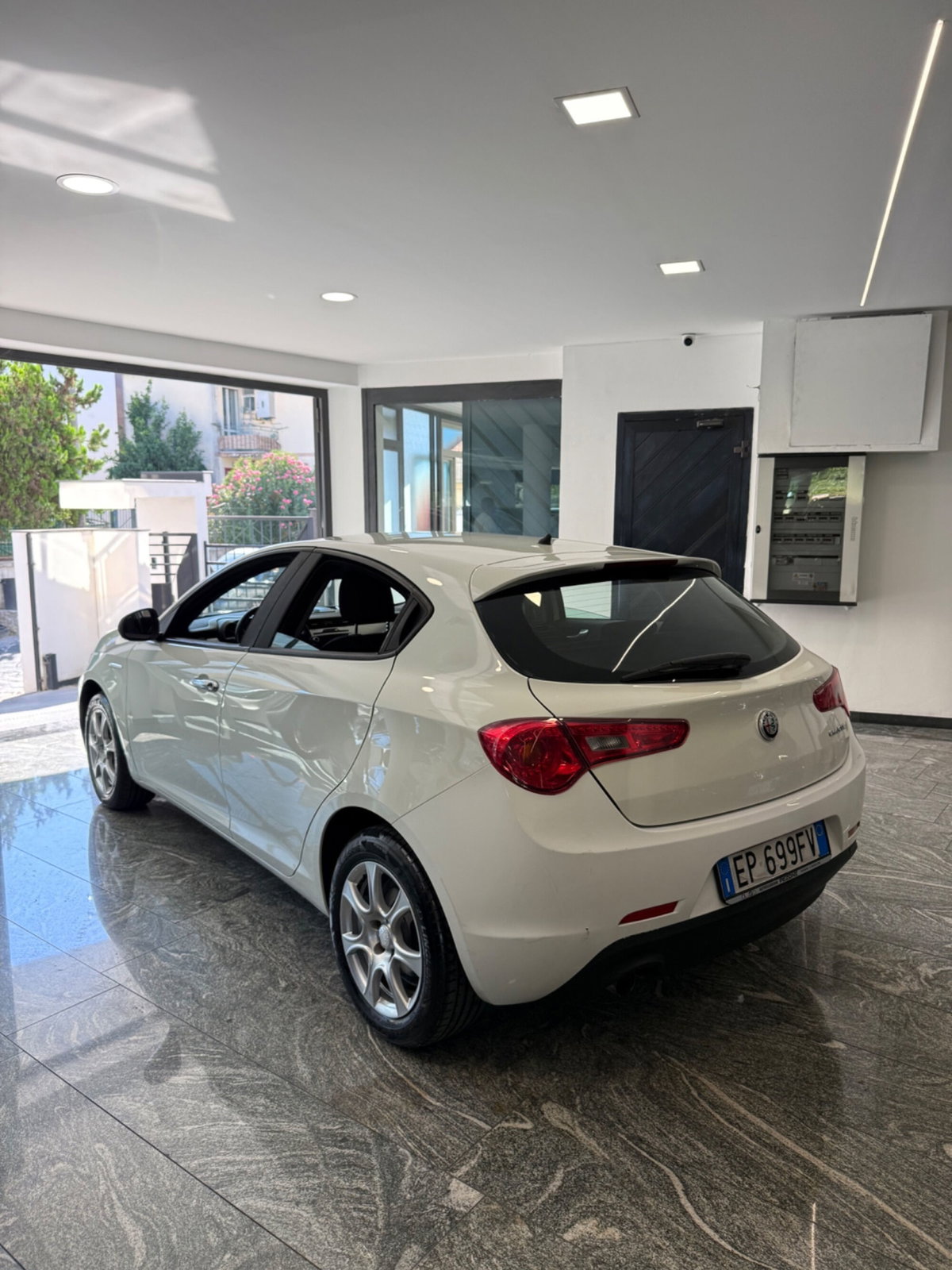 Alfa Romeo Giulietta 1.4 Turbo Distinctive Gpl 120cv E6 (6)