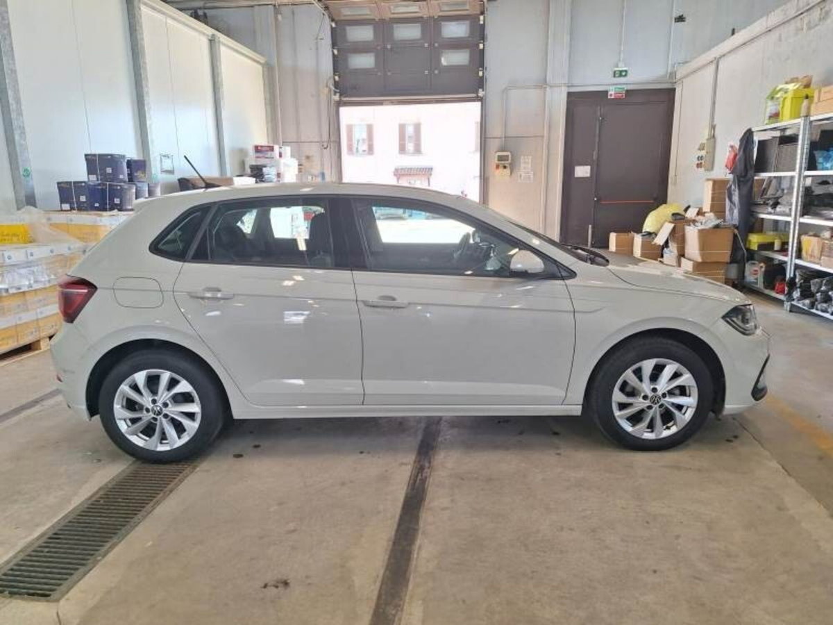 Volkswagen Polo 1.0 tsi Style 95cv (4)