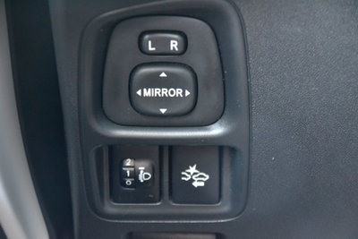 Toyota Aygo 1.0 VVT-i 69 CV 3 porte x-play (12)