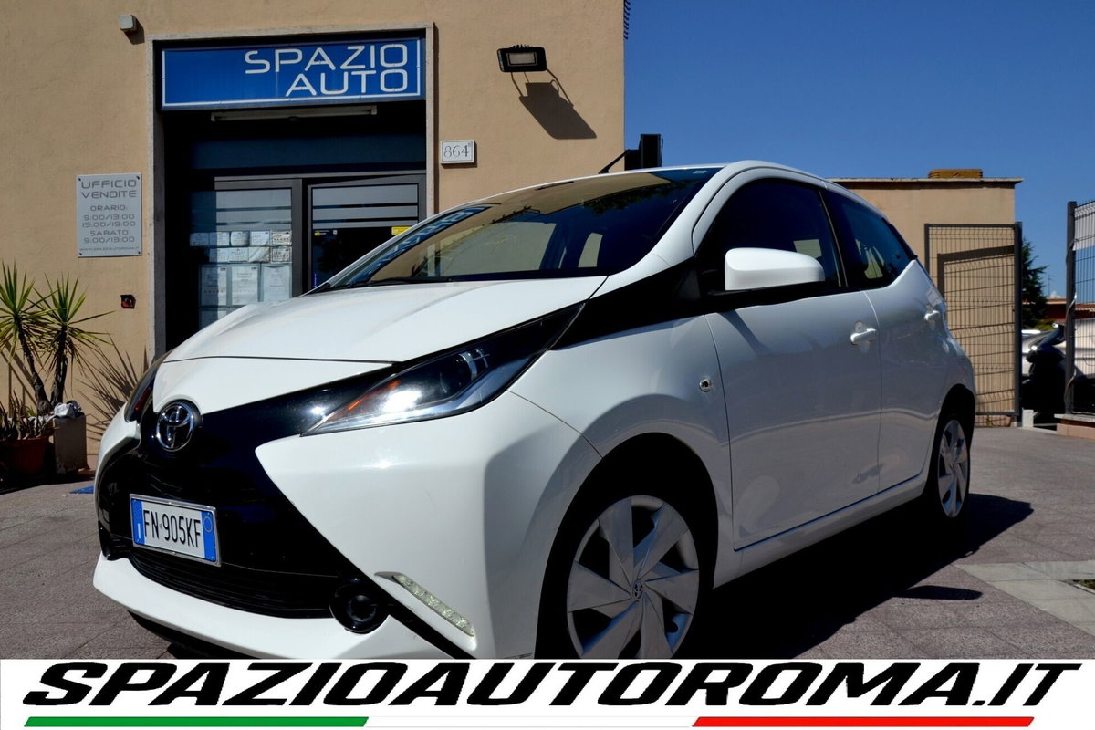Toyota Aygo 1.0 VVT-i 69 CV 3 porte x-play (17)