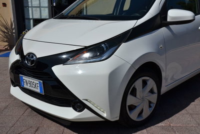 Toyota Aygo 1.0 VVT-i 69 CV 3 porte x-play (18)