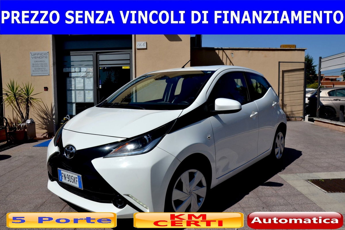 Toyota Aygo 1.0 VVT-i 69 CV 3 porte x-play (2)