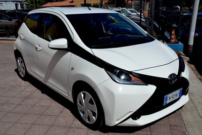 Toyota Aygo 1.0 VVT-i 69 CV 3 porte x-play (4)