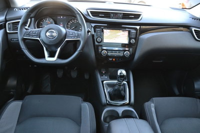 Nissan Qashqai 1.3 DIG-T 140 CV N-Connecta (6)