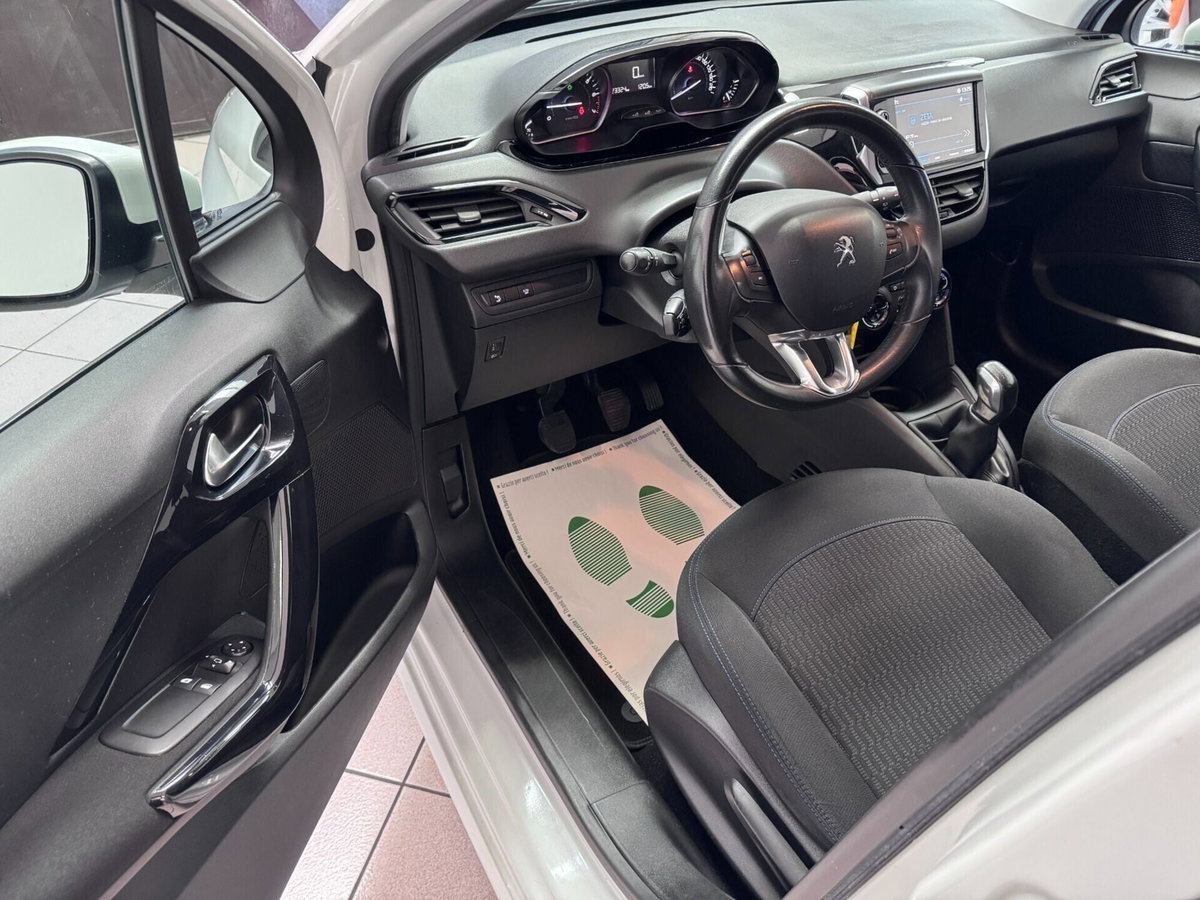 Peugeot 208 82 5 porte Access (11)