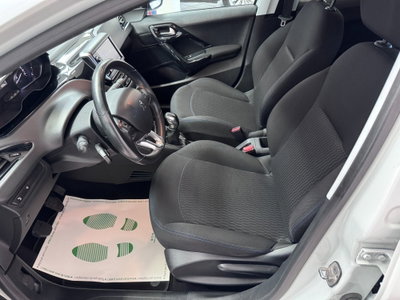 Peugeot 208 82 5 porte Access (12)