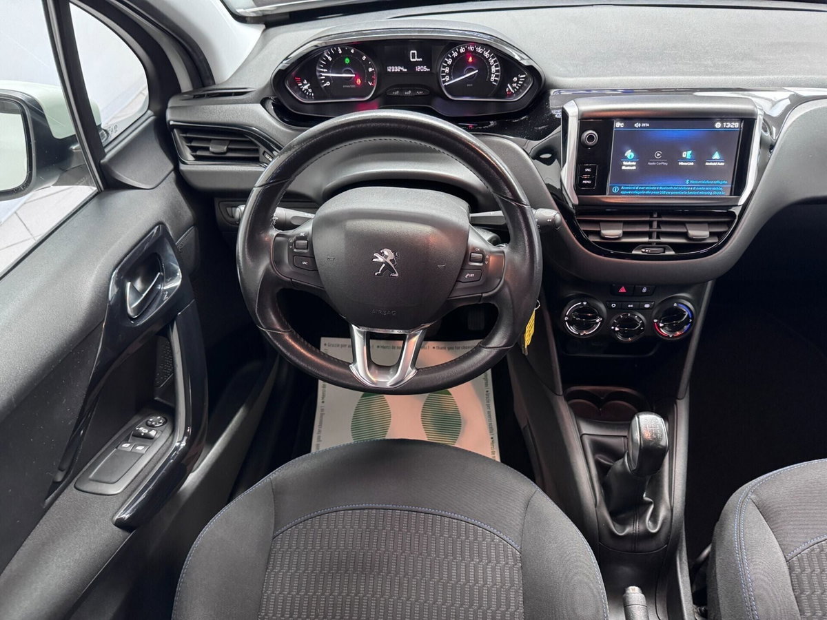 Peugeot 208 82 5 porte Access (18)
