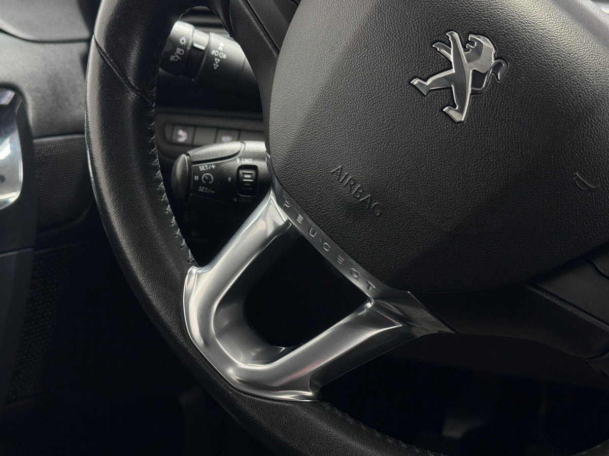 Peugeot 208 82 5 porte Access (19)